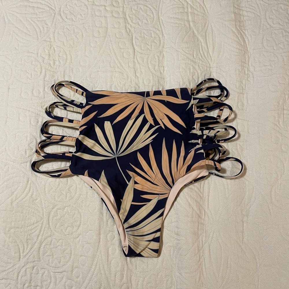 LSPACE high waisted cheeky bottoms